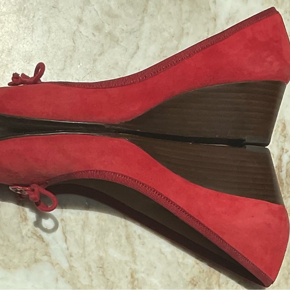 TORY BURCH Red Suede w/TT logo on ties. Wedge Size 8 - Picture 7 of 8